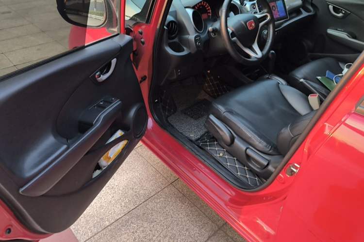 Used Honda Fit 2011 1.3L automatic comfort version Driver Seat