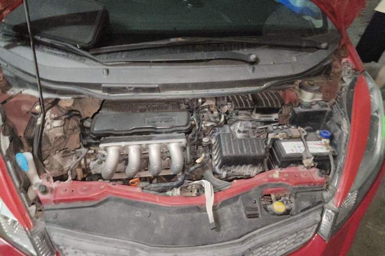Used Honda Fit 2011 1.3L automatic comfort version Engine Bay