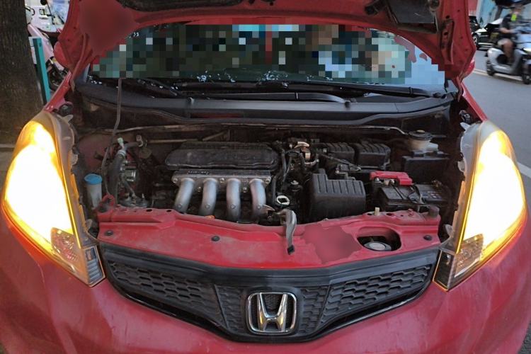 Used Honda Fit 2011 1.3L automatic comfort version Engine Bay
