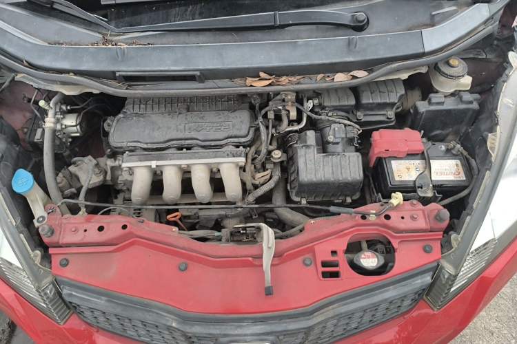 Used Honda Fit 2011 1.3L automatic comfort version Engine Bay