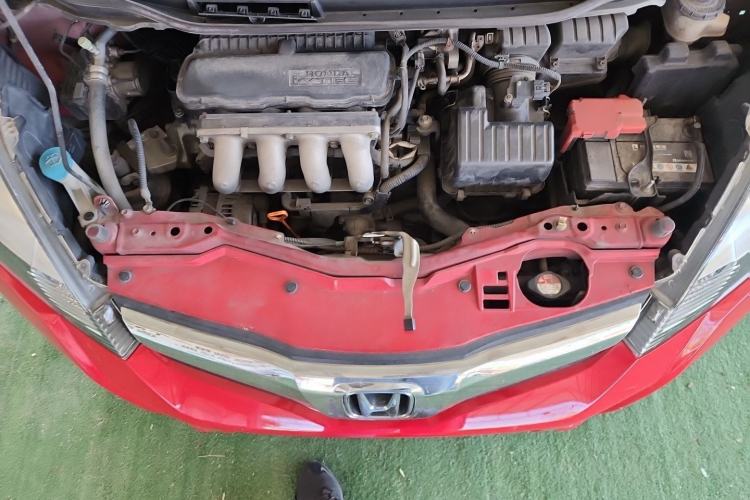 Used Honda Fit 2011 1.5L Automatic Luxury Edition Engine Bay