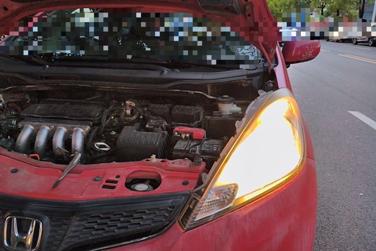 Used Honda Fit 2011 1.3L automatic comfort version Engine Bay Left