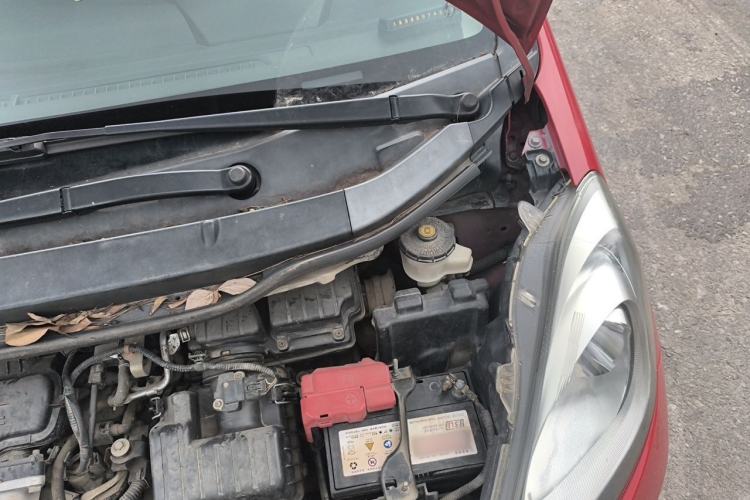 Used Honda Fit 2011 1.3L automatic comfort version Engine Bay Left