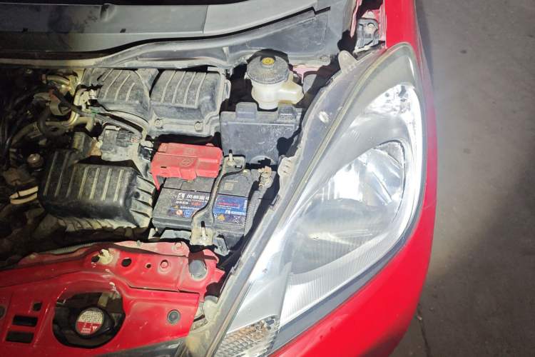 Used Honda Fit 2011 1.3L manual Comfort version Engine Bay Left