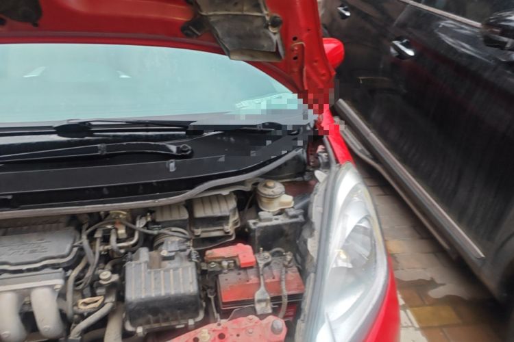 Used Honda Fit 2011 1.5L Automatic Luxury Edition Engine Bay Left