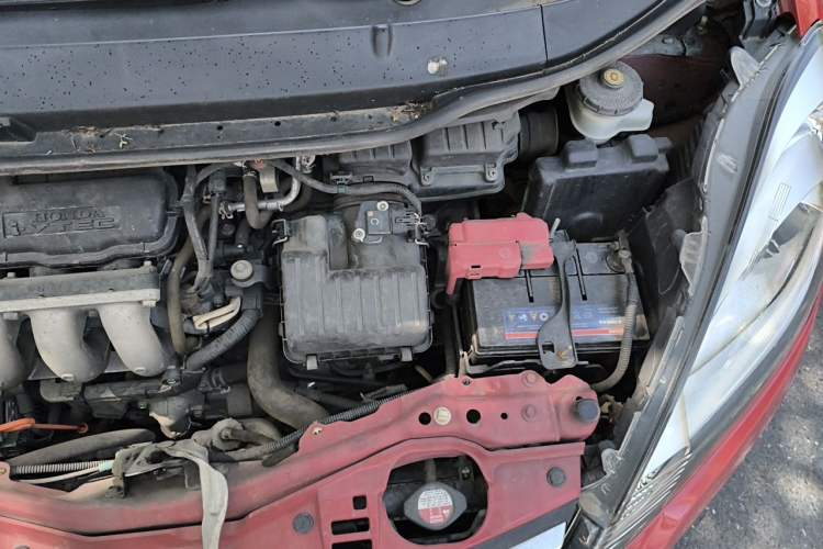 Used Honda Fit 2011 1.5L Automatic Luxury Edition Engine Bay Left