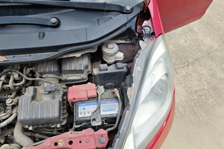 Used Honda Fit 2011 1.3L automatic comfort version Engine Bay Left