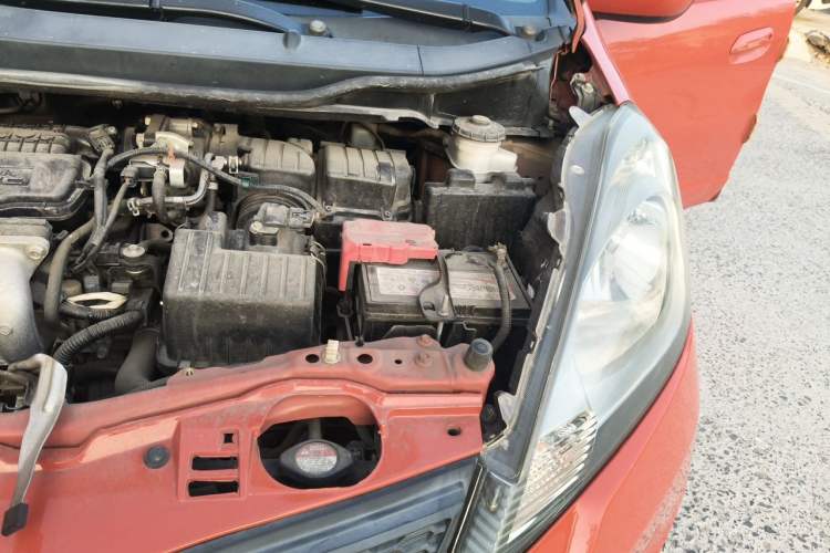Used Honda Fit 2011 1.3L automatic comfort version Engine Bay Left