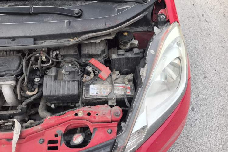 Used Honda Fit 2011 1.3L automatic comfort version Engine Bay Left