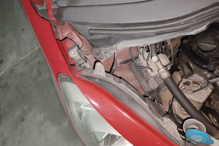 Used Honda Fit 2011 1.3L automatic comfort version Engine Bay Right