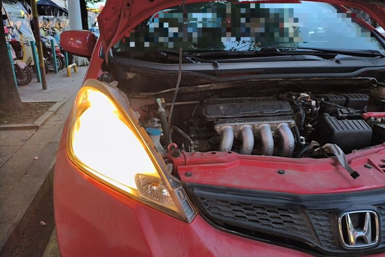 Used Honda Fit 2011 1.3L automatic comfort version Engine Bay Right