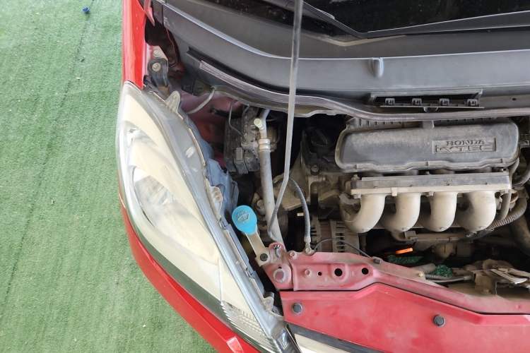 Used Honda Fit 2011 1.5L Automatic Luxury Edition Engine Bay Right