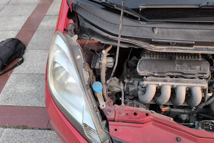 Used Honda Fit 2011 1.3L automatic comfort version Engine Bay Right