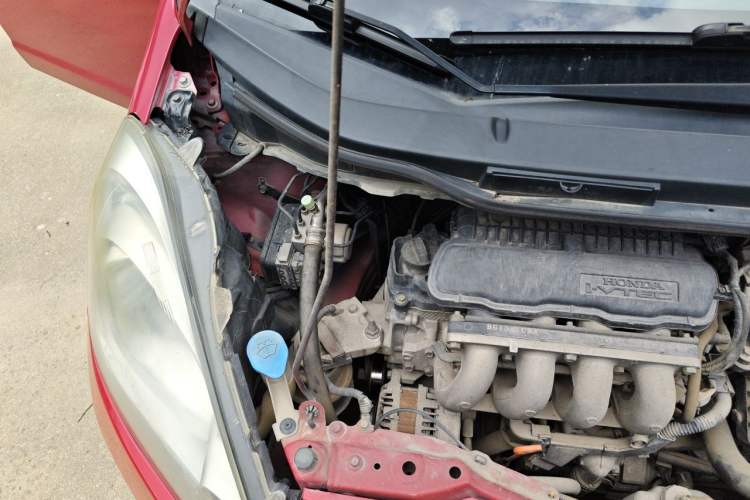Used Honda Fit 2011 1.3L automatic comfort version Engine Bay Right