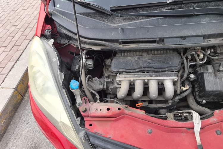 Used Honda Fit 2011 1.3L automatic comfort version Engine Bay Right