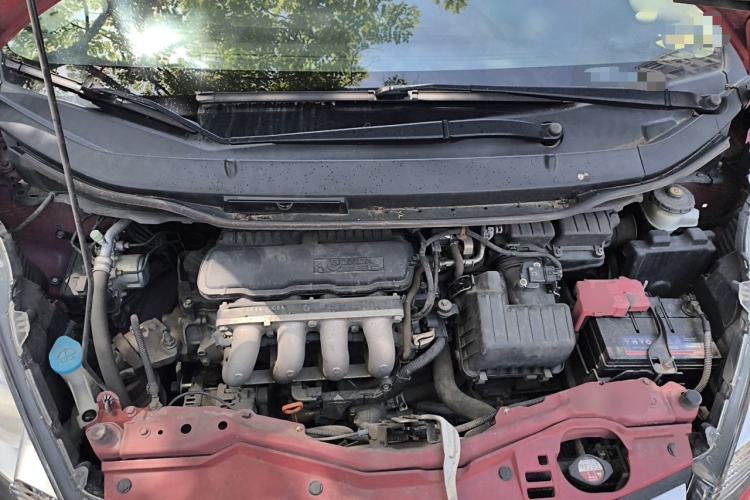 Used Honda Fit 2011 1.5L Automatic Luxury Edition Engine Bay