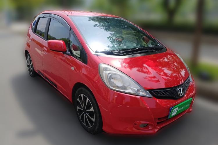 Used Honda Fit 2011 1.3L automatic comfort version Front Right 45 Deg