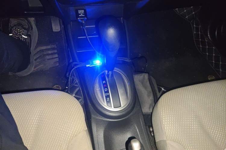 Used Honda Fit 2011 1.5L Automatic Luxury Edition Gear Lever