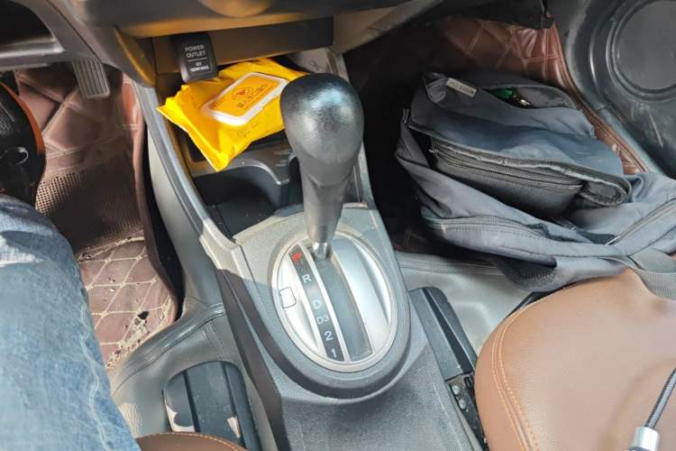 Used Honda Fit 2011 1.3L automatic comfort version Gear Lever