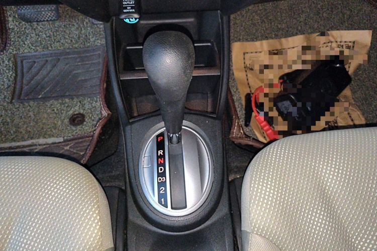 Used Honda Fit 2011 1.3L automatic comfort version Gear Lever