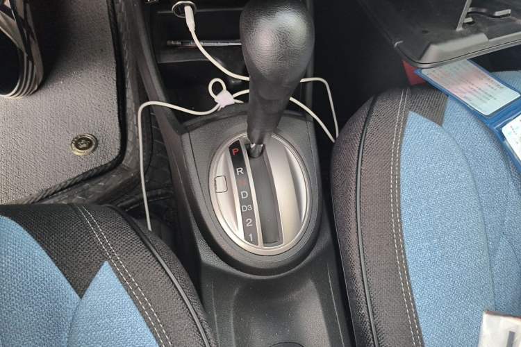 Used Honda Fit 2011 1.3L automatic comfort version Gear Lever