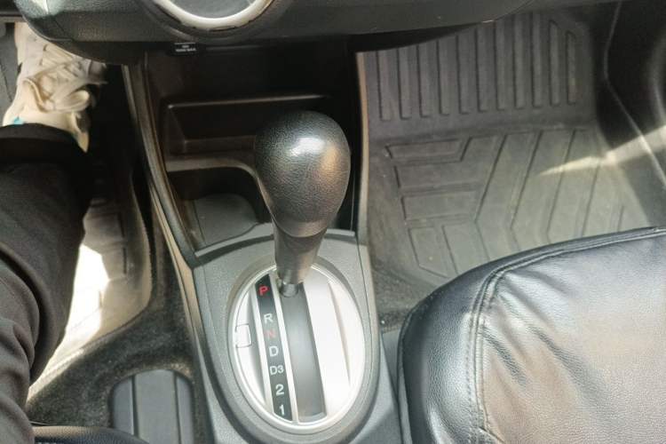 Used Honda Fit 2011 1.3L automatic comfort version Gear Lever