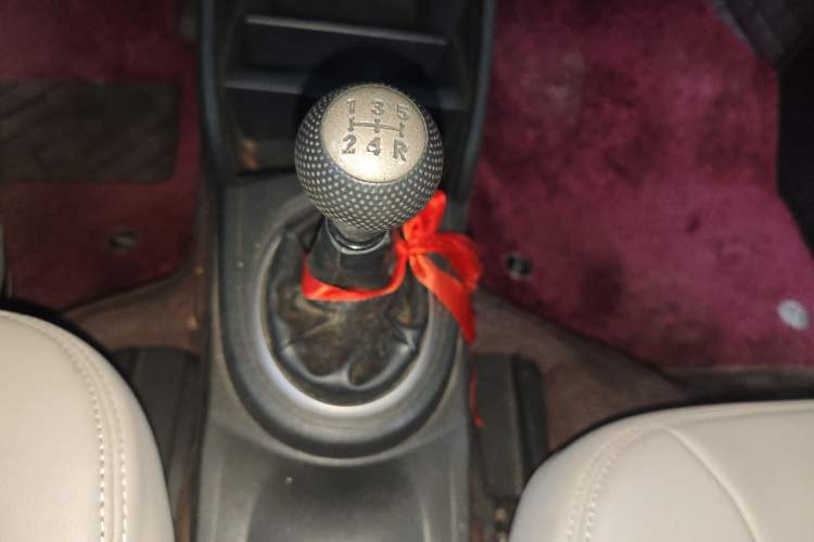 Used Honda Fit 2011 1.3L manual Comfort version Gear Lever