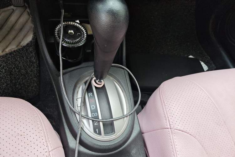 Used Honda Fit 2011 1.3L automatic comfort version Gear Lever