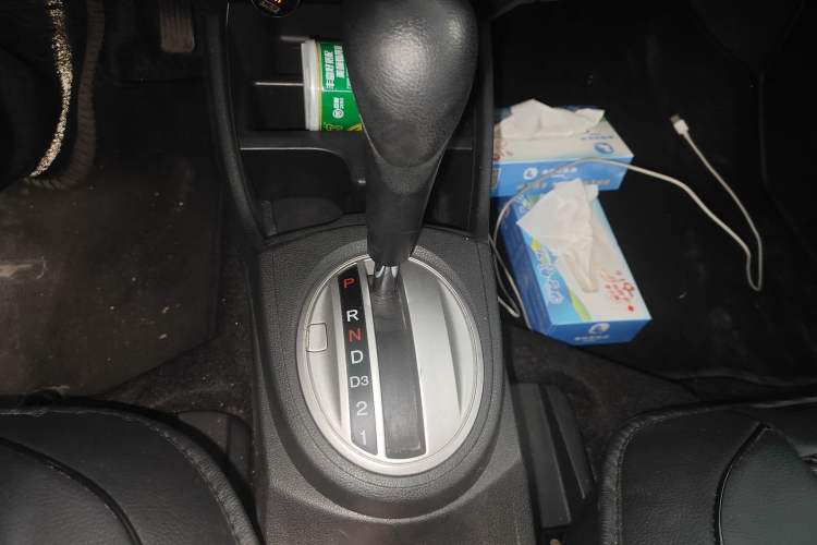 Used Honda Fit 2011 1.5L Automatic Luxury Edition Gear Lever
