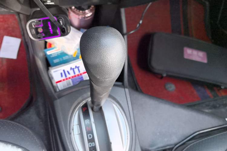 Used Honda Fit 2011 1.3L automatic comfort version Gear Lever