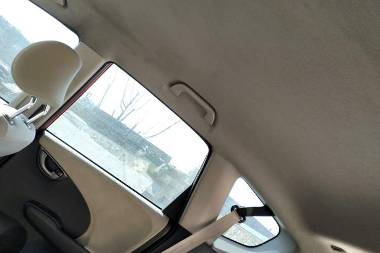 Used Honda Fit 2011 1.3L manual Comfort version Headliner