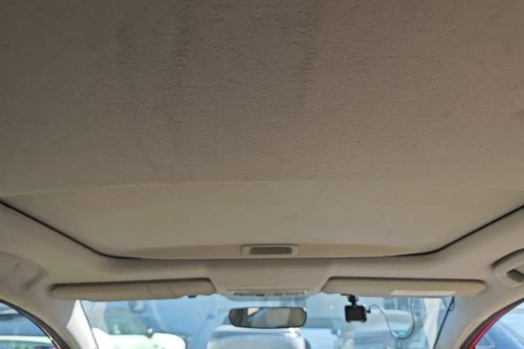 Used Honda Fit 2011 1.5L Automatic Luxury Edition Headliner