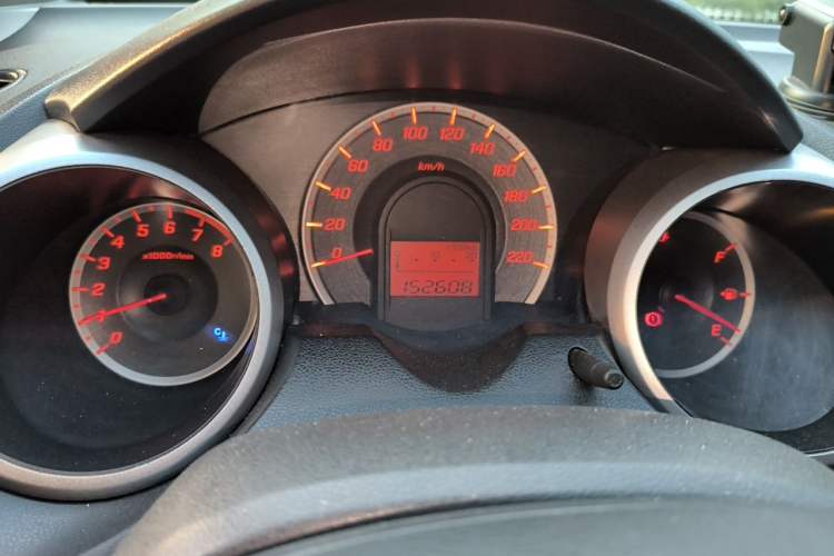 Used Honda Fit 2011 1.3L automatic comfort version Instrument Cluster
