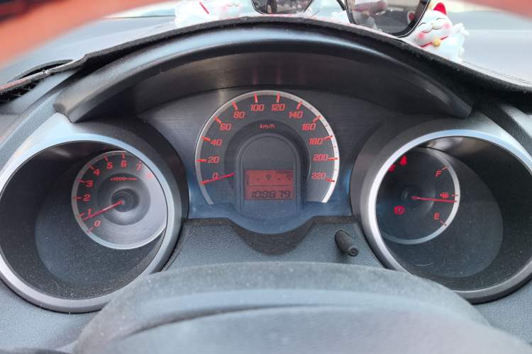 Used Honda Fit 2011 1.3L automatic comfort version Instrument Cluster