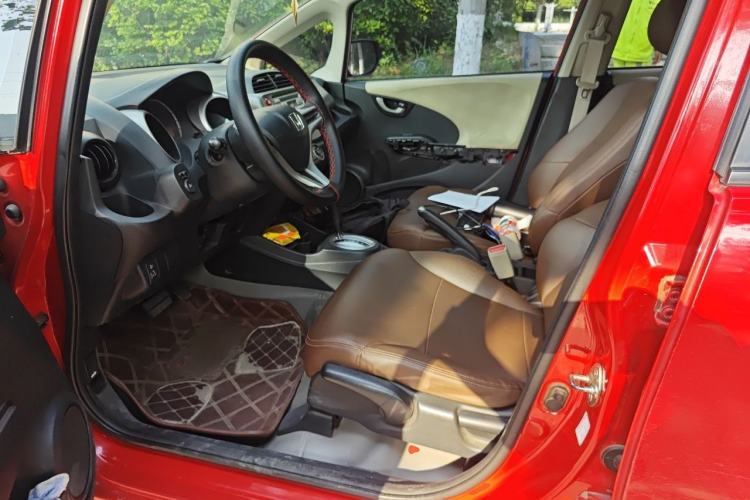 Used Honda Fit 2011 1.3L automatic comfort version Left Front Seat