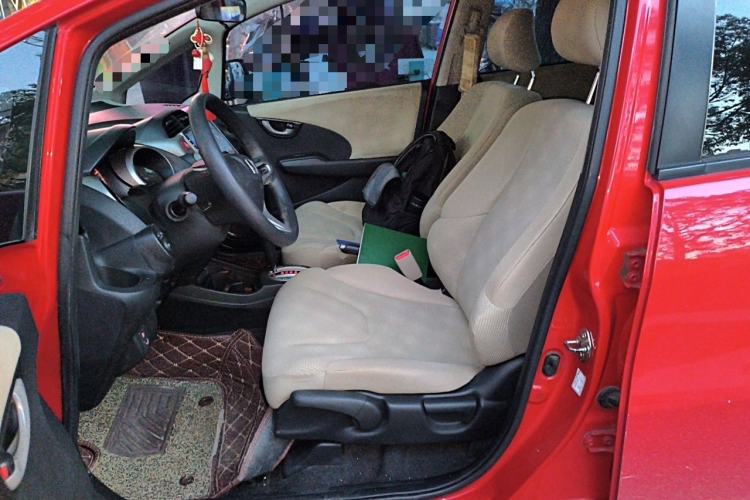 Used Honda Fit 2011 1.3L automatic comfort version Left Front Seat