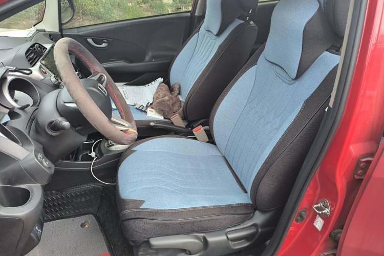 Used Honda Fit 2011 1.3L automatic comfort version Left Front Seat
