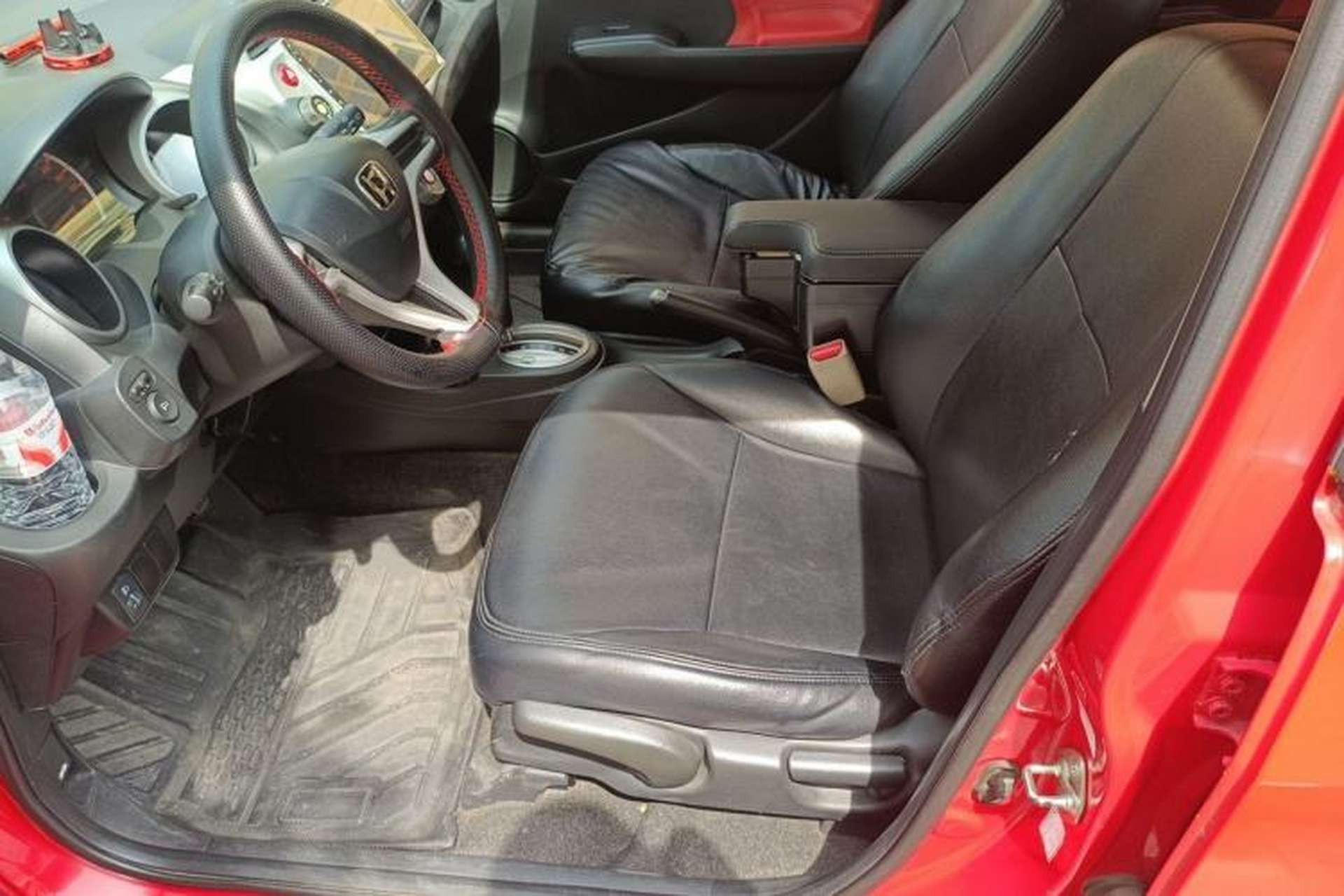 Used Honda Fit 2011 1.3L automatic comfort version Left Front Seat