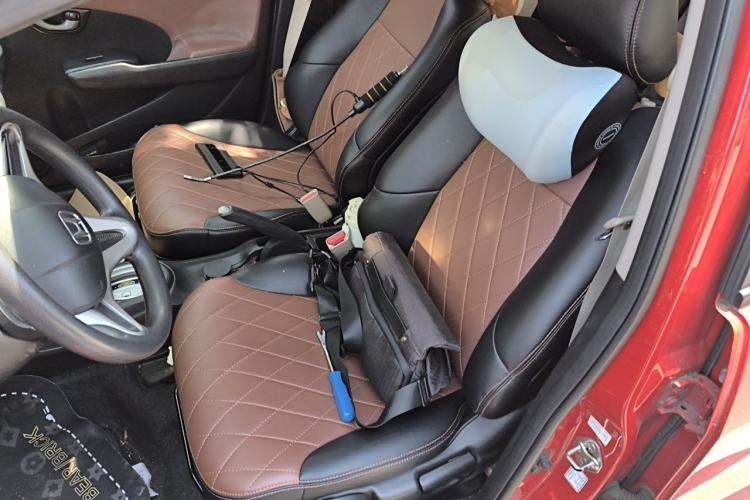 Used Honda Fit 2011 1.5L Automatic Luxury Edition Left Front Seat