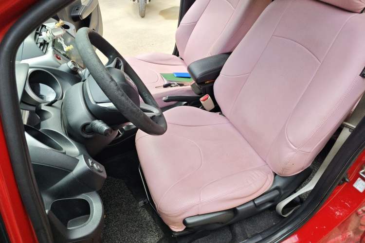 Used Honda Fit 2011 1.3L automatic comfort version Left Front Seat