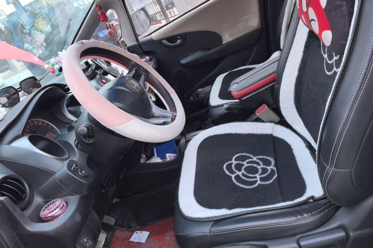 Used Honda Fit 2011 1.3L automatic comfort version Left Front Seat