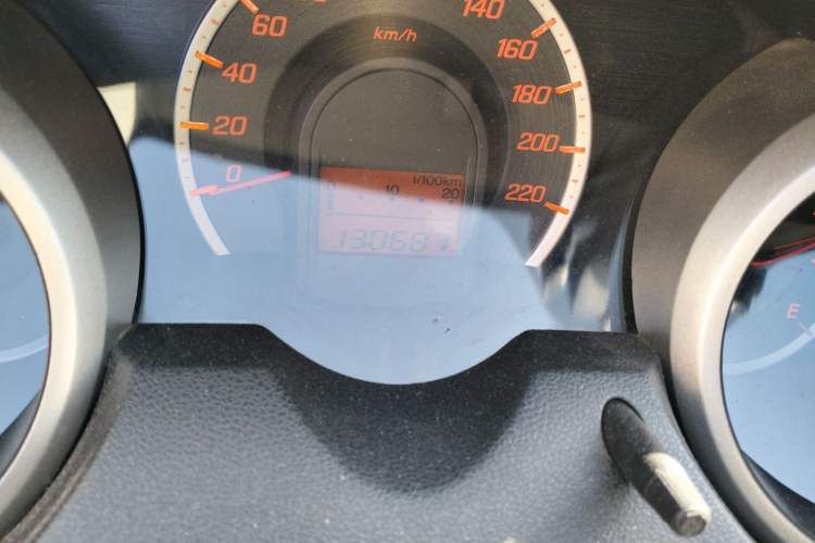 Used Honda Fit 2011 1.3L manual Comfort version Odometer Close Up