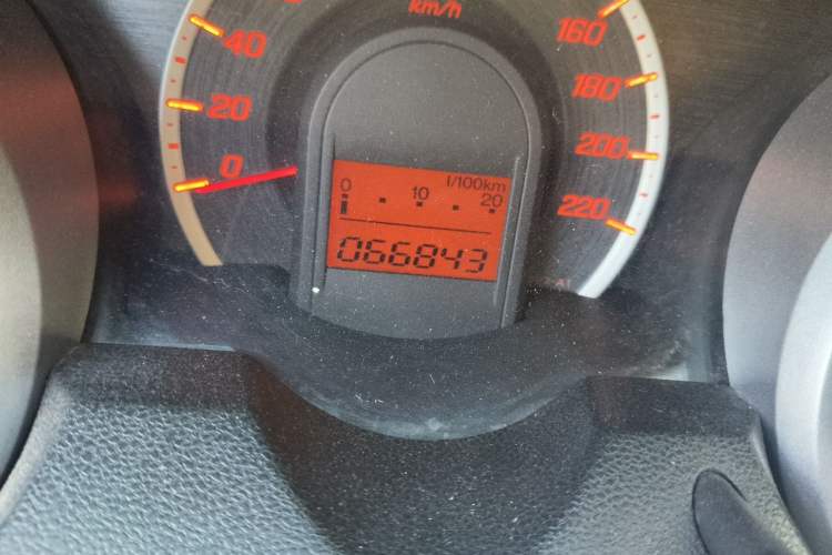 Used Honda Fit 2011 1.3L automatic comfort version Odometer Close Up