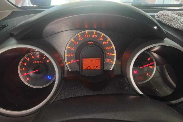 Used Honda Fit 2011 1.5L Automatic Luxury Edition Odometer Close Up