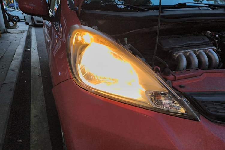 Used Honda Fit 2011 1.3L automatic comfort version Right Front Headlight