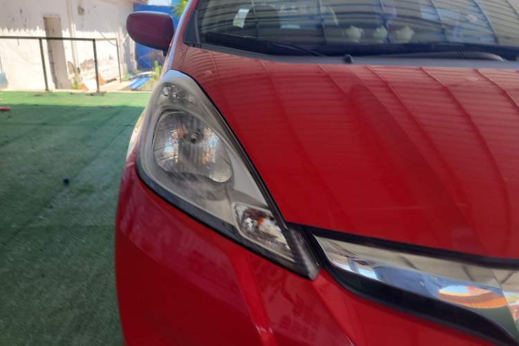 Used Honda Fit 2011 1.5L Automatic Luxury Edition Right Front Headlight
