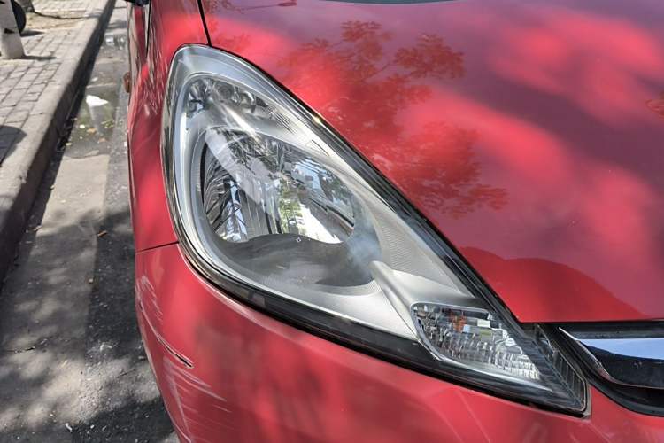 Used Honda Fit 2011 1.5L Automatic Luxury Edition Right Front Headlight