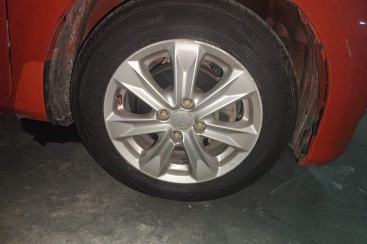 Used Honda Fit 2011 1.5L Automatic Luxury Edition Right Front Wheel Hub