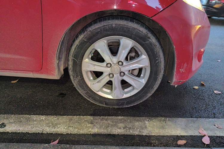 Used Honda Fit 2011 1.3L automatic comfort version Right Front Wheel Hub