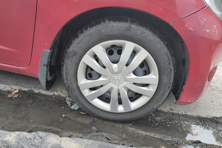 Used Honda Fit 2011 1.3L automatic comfort version Right Front Wheel Hub